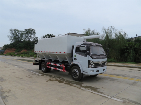 12方6噸多利卡飼料車